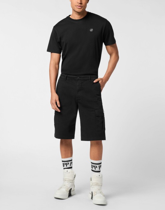 Товар черного цвета с внутренней стороны