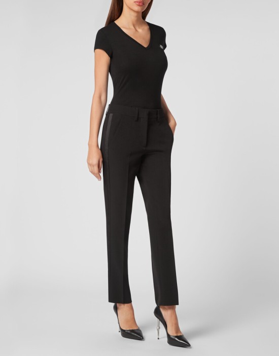 Товар черного цвета с внутренней стороны