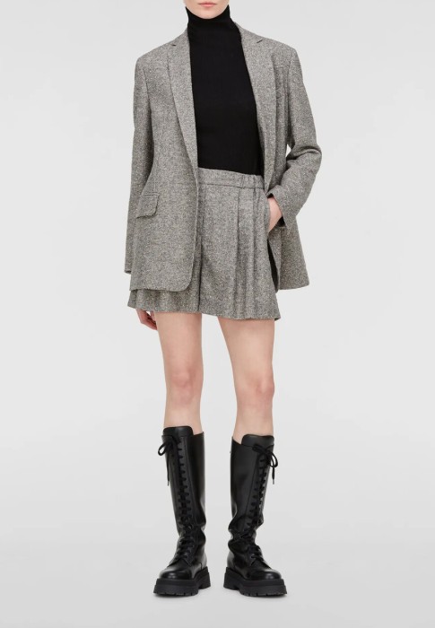 шорты  из италии вид сбоку