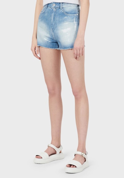 Товар голубого цвета с внутренней стороны