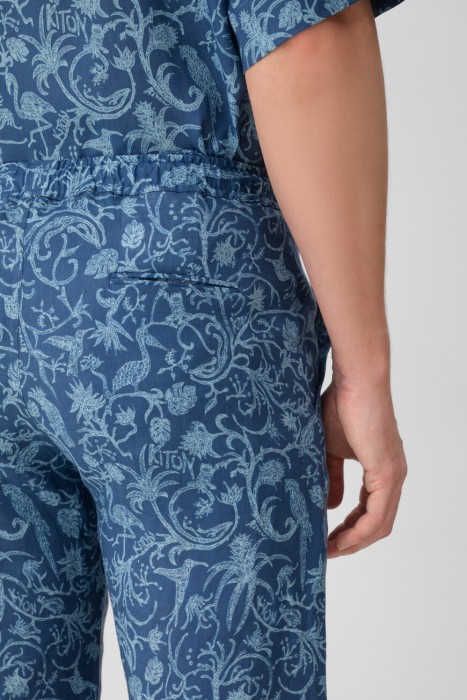 Товар синего цвета с внутренней стороны