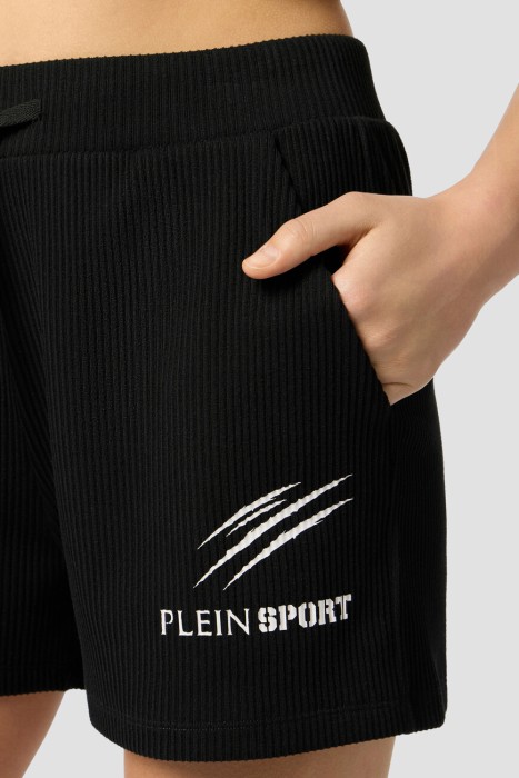 шорты  из италии вид сбоку