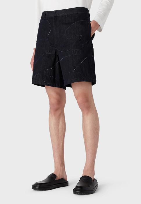 Товар синего цвета с внутренней стороны