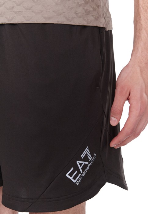 шорты  универсального стиля с лицевой стороны