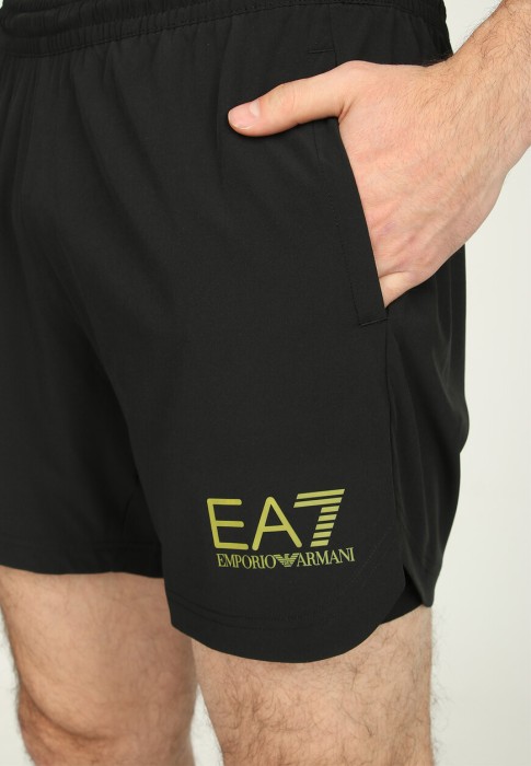 шорты  из проверенных материалов спереди