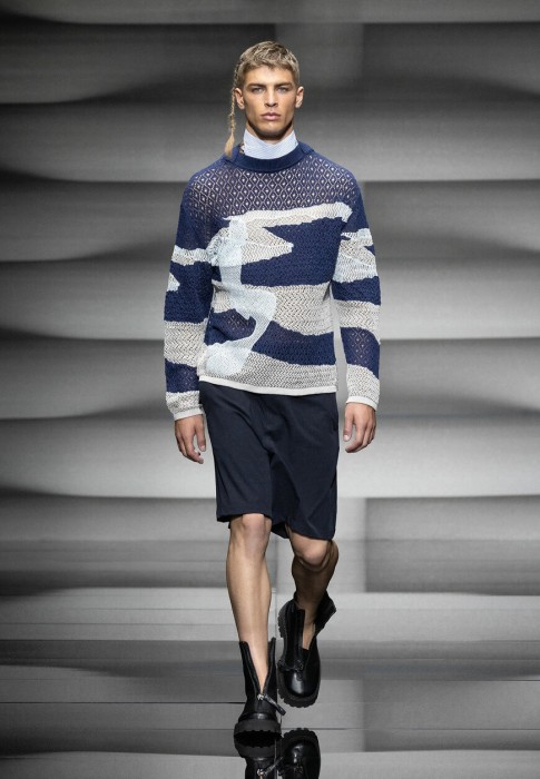 шорты  из италии вид сбоку