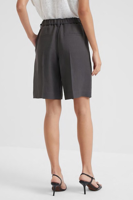 шорты  от бренда brunello cucinelli вид слева