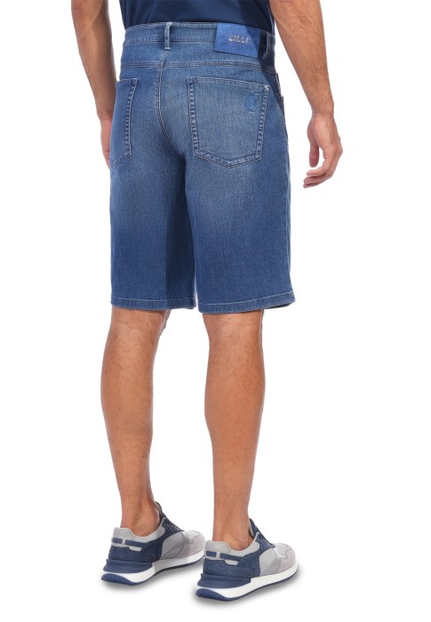 Товар синего цвета с внутренней стороны