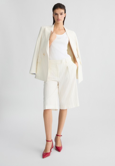 шорты  по цене 17430 руб вид справа