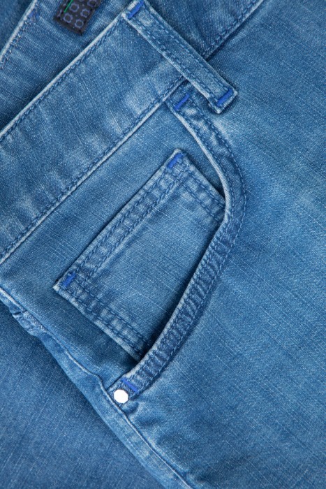 шорты  из хлопка спереди
