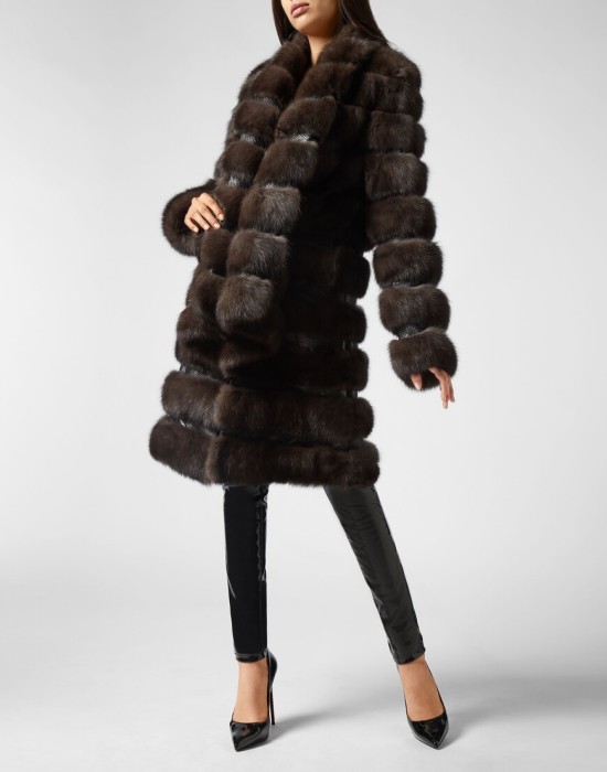 шуба  по цене 10771200 руб вид справа