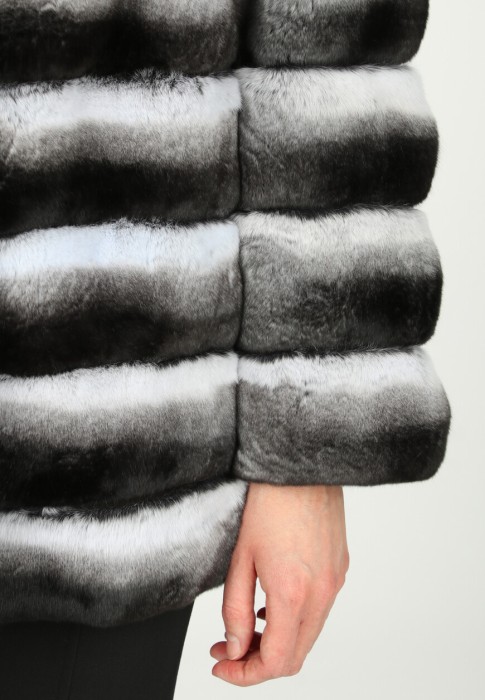 шуба  из проверенных материалов спереди