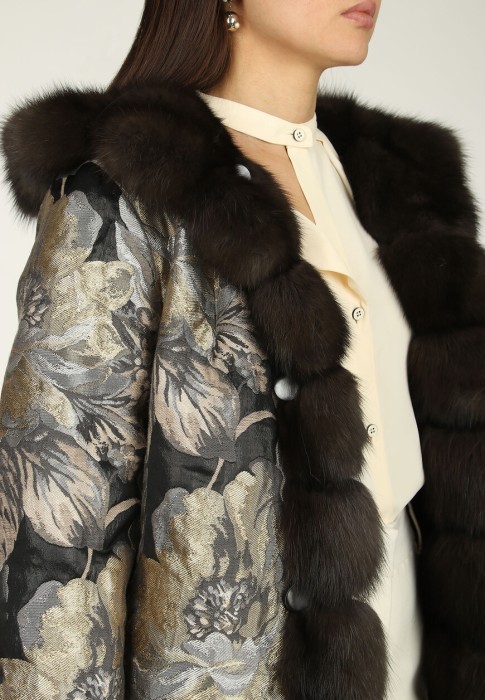 шуба  универсального стиля с лицевой стороны