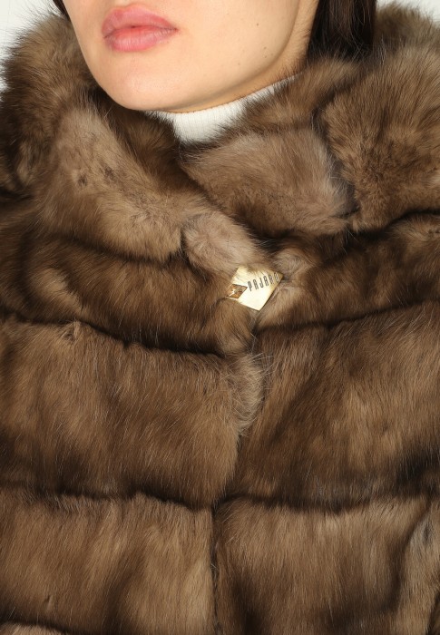 шуба  универсального стиля с лицевой стороны