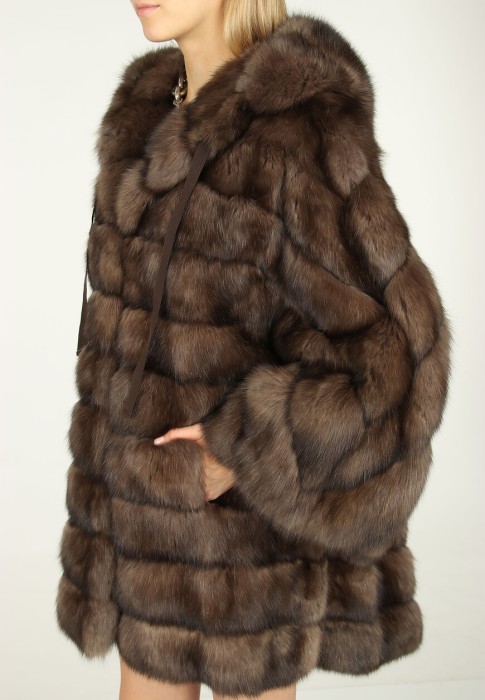 шуба  универсального стиля с лицевой стороны