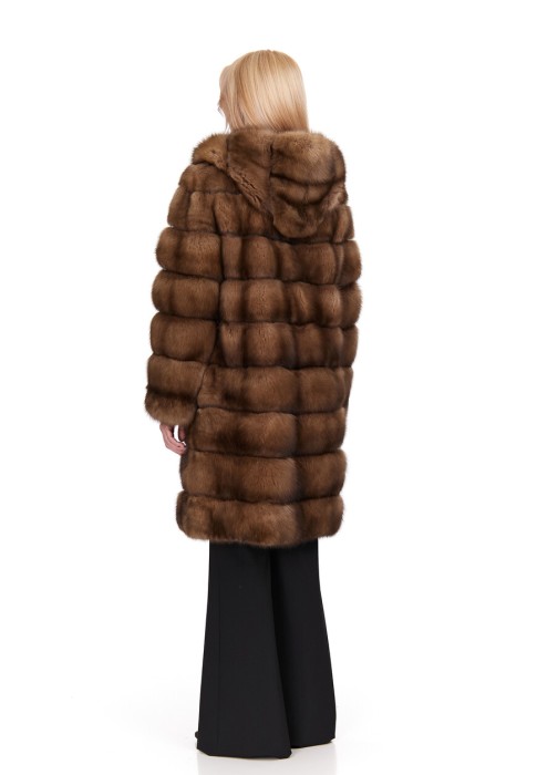 Товар бежевого цвета с внутренней стороны