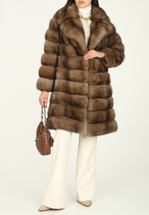 шуба  от бренда pajaro вид слева