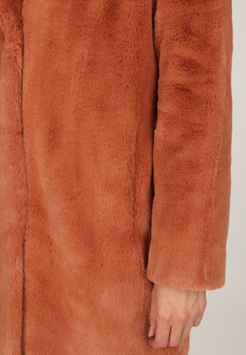 шуба  из проверенных материалов спереди