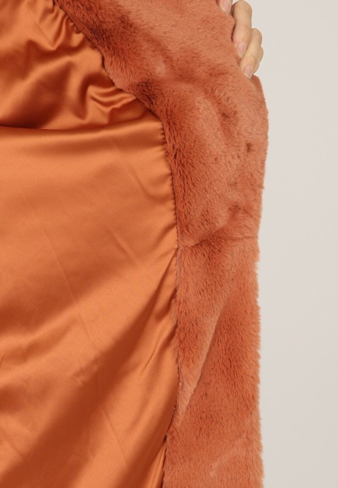 шуба  универсального стиля с лицевой стороны