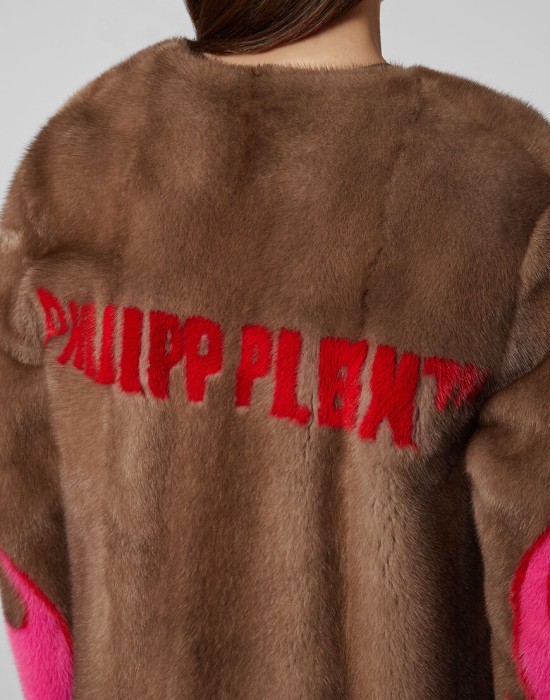 Товар бежевого цвета с внутренней стороны