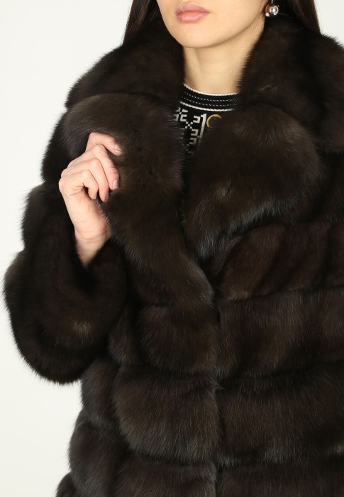 шуба  универсального стиля с лицевой стороны