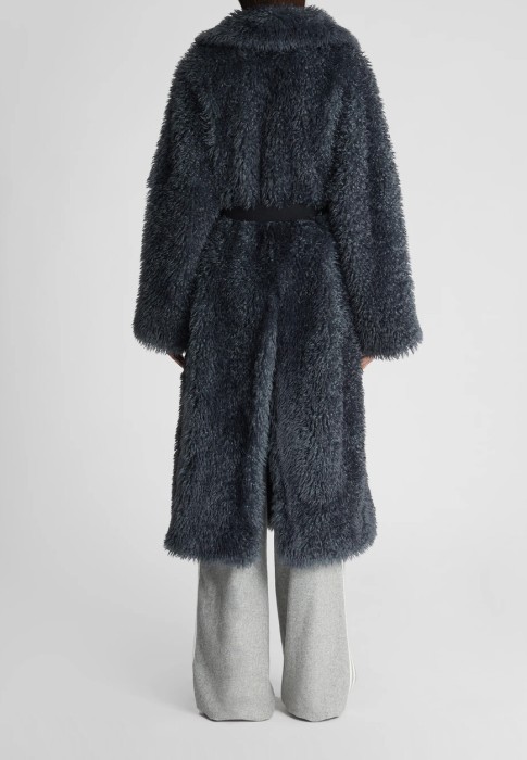 шуба  из проверенных материалов спереди