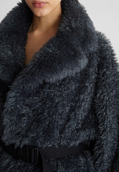 Продукция для женщин фото