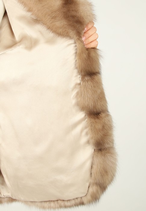 шуба  для взрослого возраста с изнаночной стороны