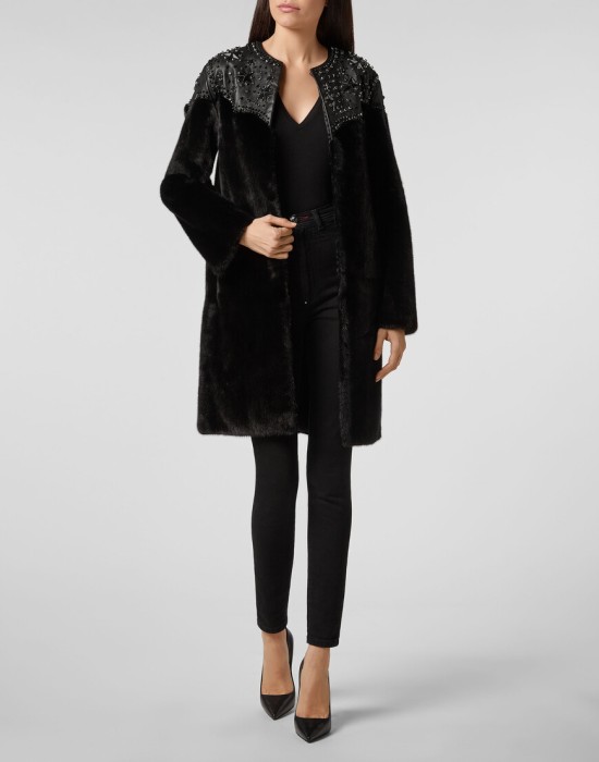 шуба  по цене 807500 руб вид справа