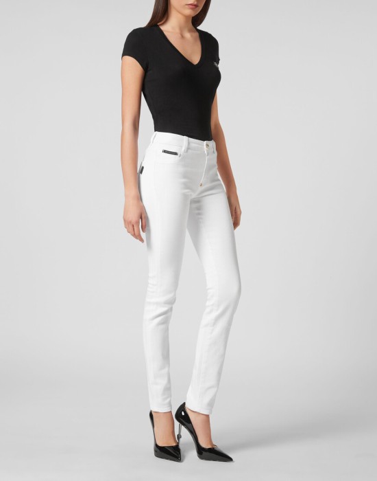 Товар белого цвета с внутренней стороны