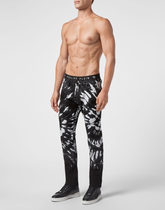 Товар черного цвета с внутренней стороны