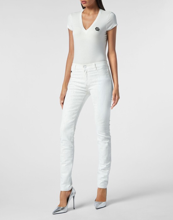 Товар белого цвета с внутренней стороны