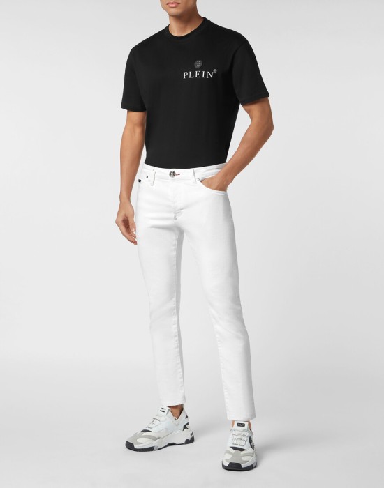 Товар белого цвета с внутренней стороны