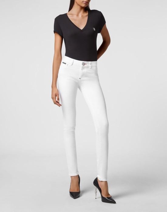 Товар белого цвета с внутренней стороны