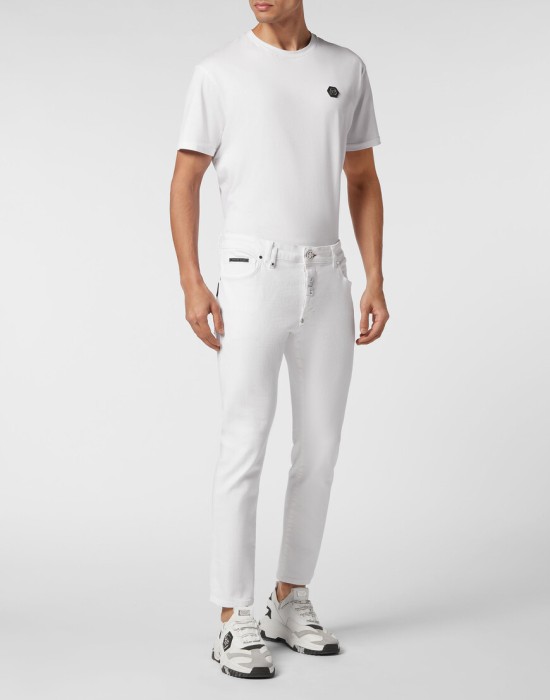 Товар белого цвета с внутренней стороны