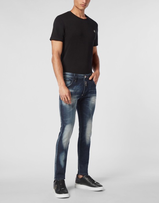 Товар синего цвета с внутренней стороны