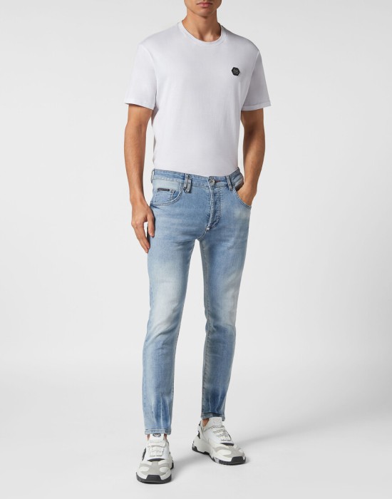 Товар синего цвета с внутренней стороны