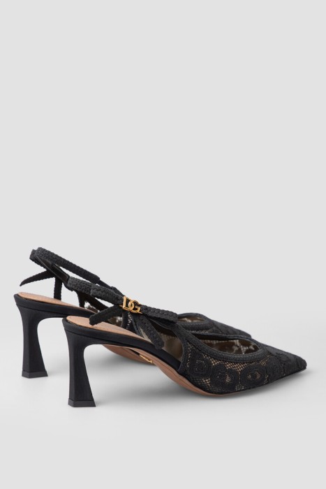 Товар черного цвета с внутренней стороны