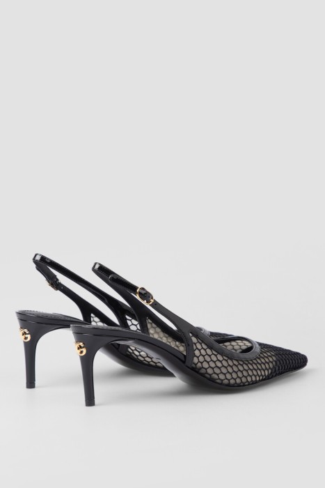 Товар черного цвета с внутренней стороны