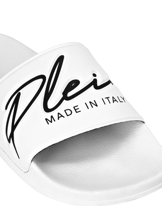 Товар белого цвета с внутренней стороны