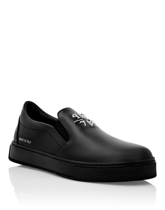 слипоны  от бренда philipp plein вид слева