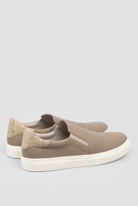 Товар серого цвета с внутренней стороны