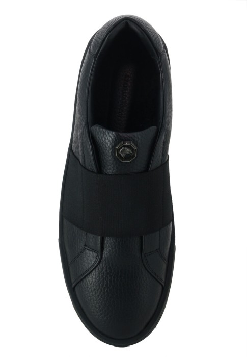 Товар черного цвета с внутренней стороны