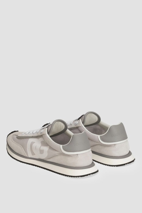 Товар серого цвета с внутренней стороны