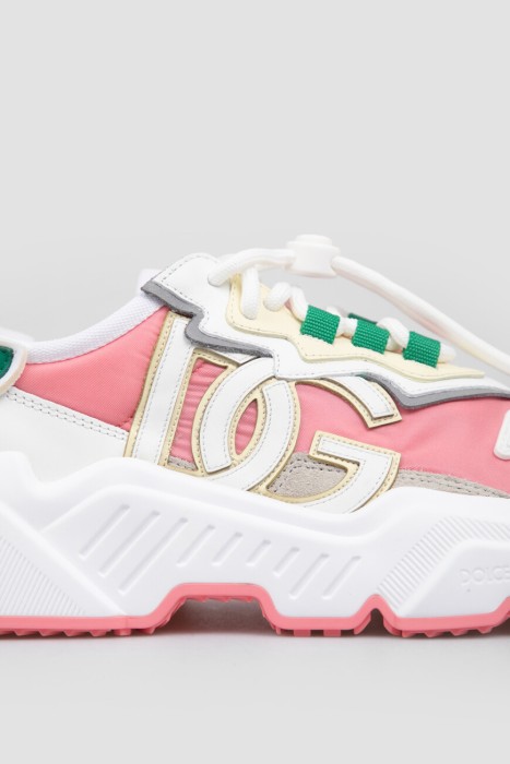 Продукция для женщин фото