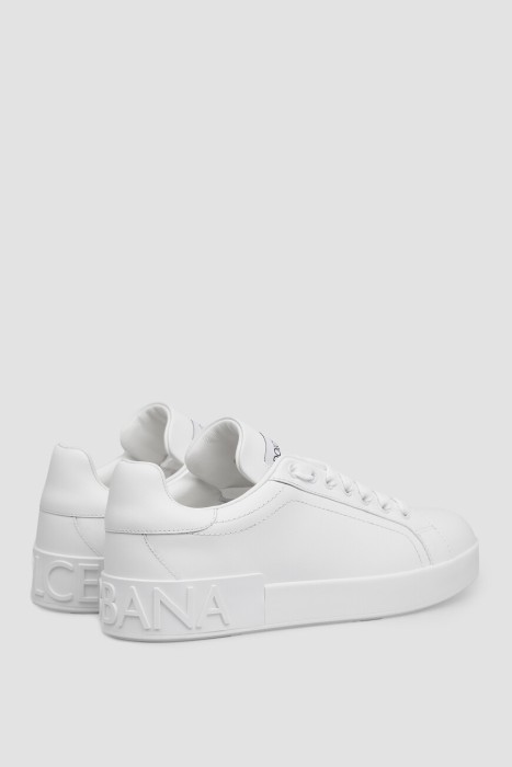 Товар белого цвета с внутренней стороны