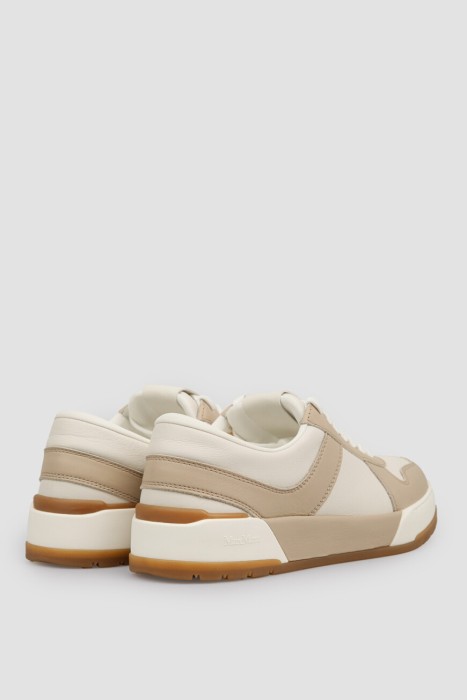 Товар белого цвета с внутренней стороны