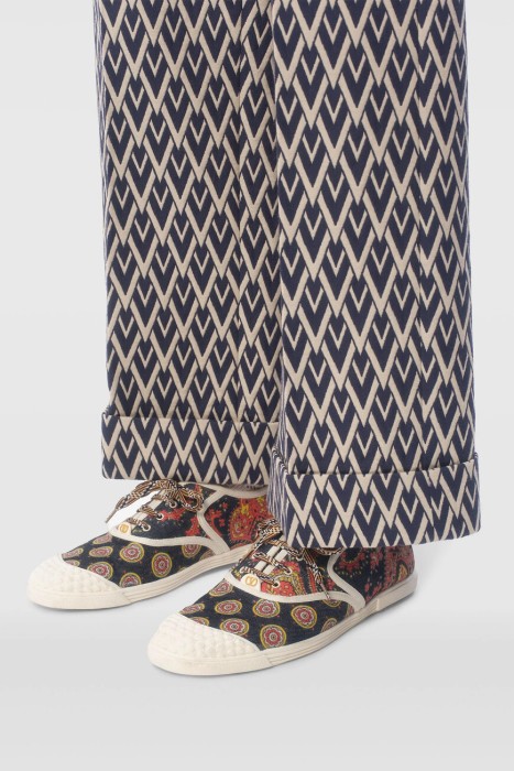 сникеры  модель bay by bay от бренда valentino вид слева