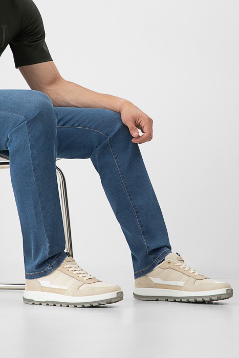 сникеры  модель crossing по цене 104400 руб вид справа