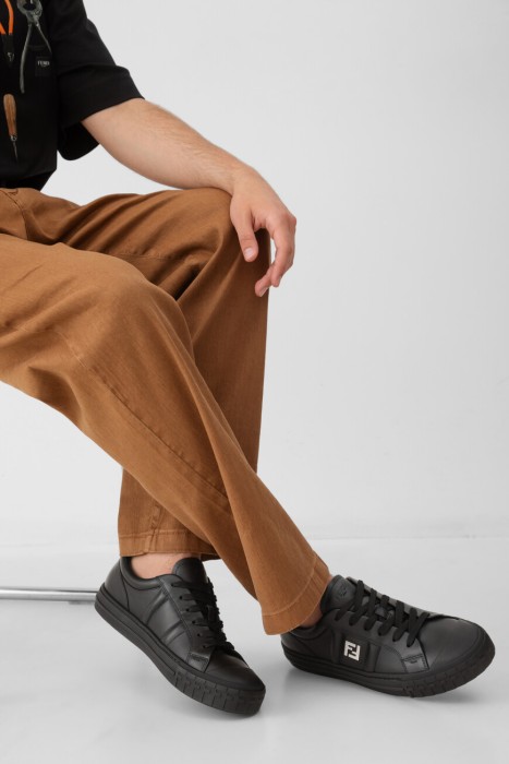 сникеры  модель domino от бренда fendi вид слева